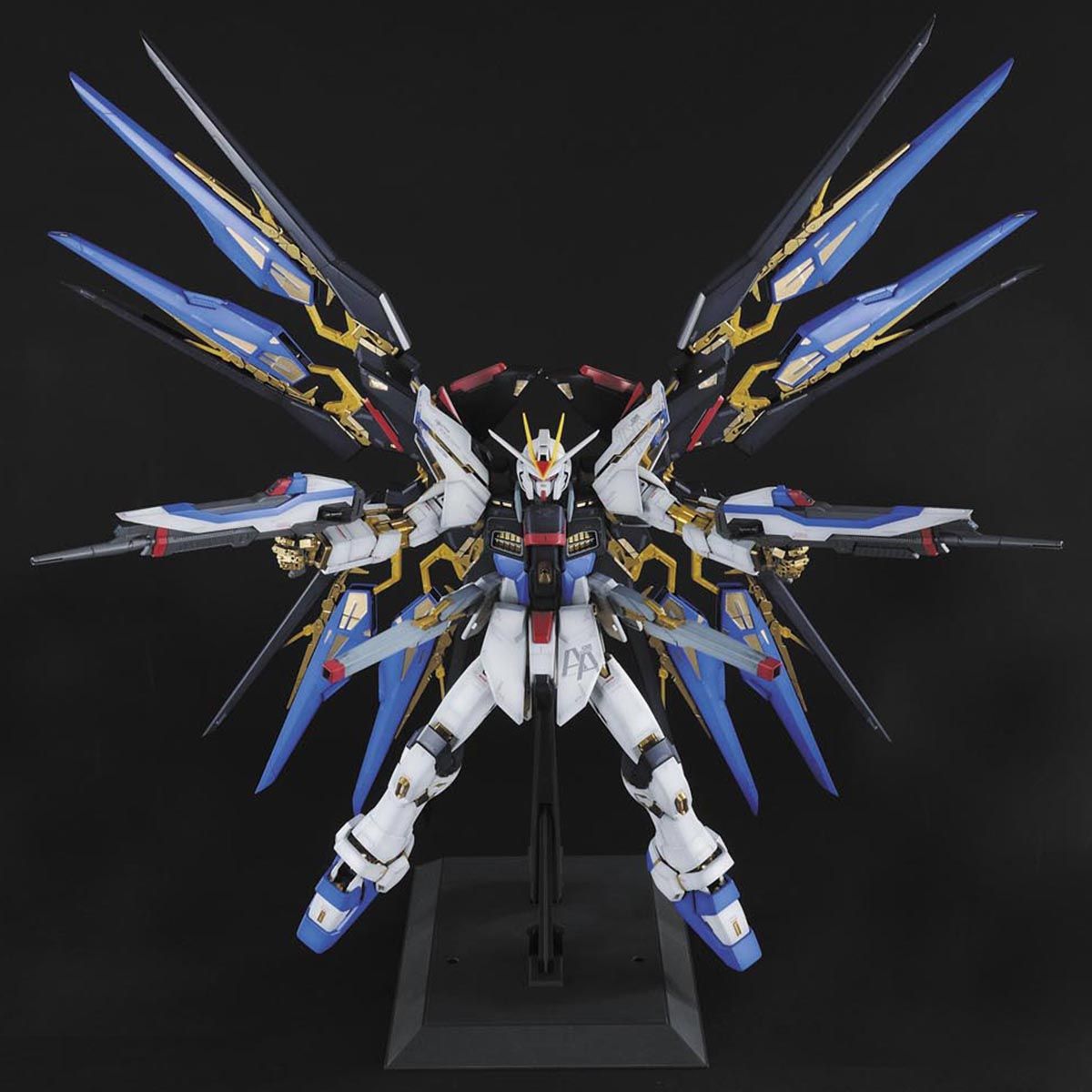 PGストライクフリーダムガンダム　ガンプラ　完成品　ZGMF-X20A