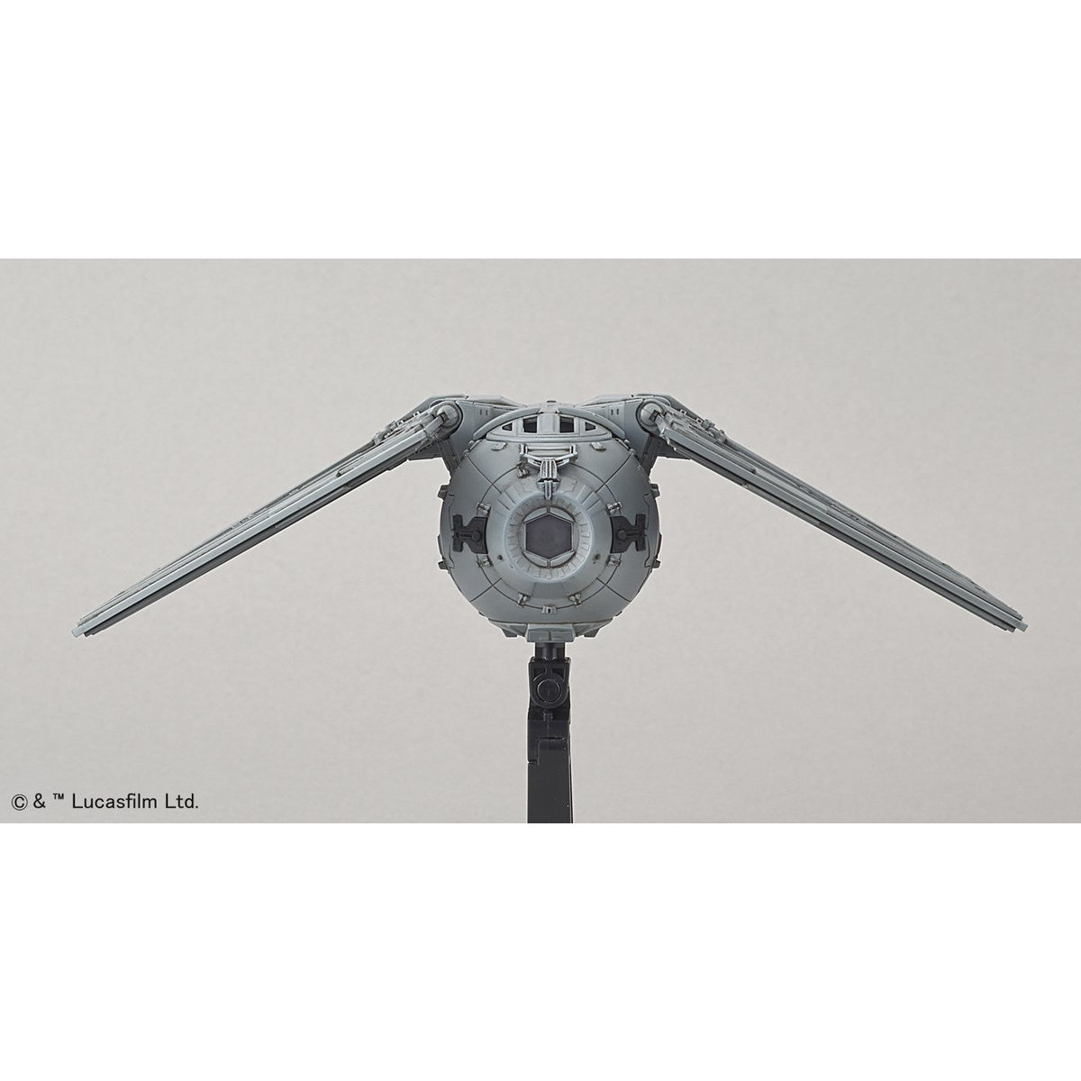 バンダイ 214474 1/72 タイ・ストライカー / ラジコン