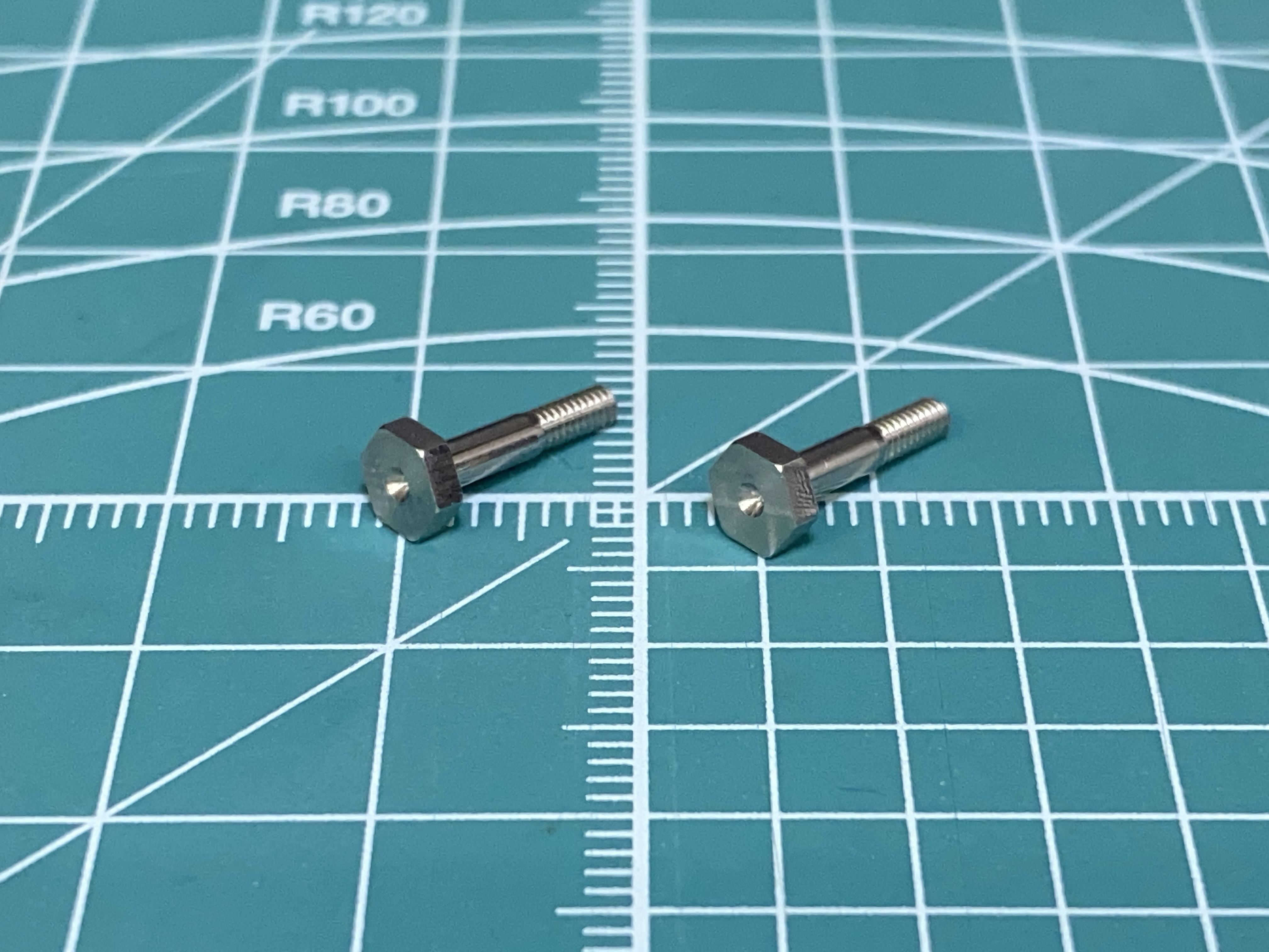 SIG-JIG020C　カーボンプレート固定用ボルト＋（太め）